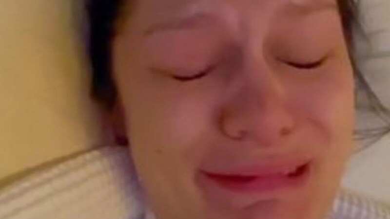 Pregnant Jessie J in tears as she sobs 