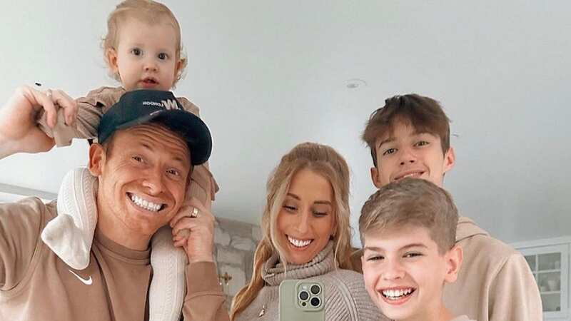 Stacey Solomon shows off huge baby bump in adorable picture with family