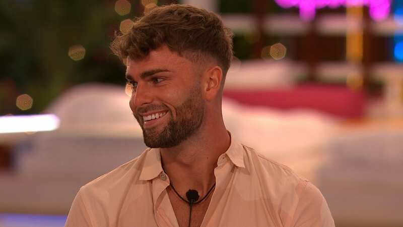 Love Island airs first twist as bombshell Tom leaves one Islander at risk