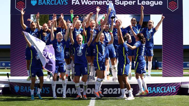 Chelsea won the WSL in 2022 after a thrilling final day, that saw Arsenal also fighting for the title, but could another dramatic end to the season be overshadowed by the Premier League? (Image: Getty Images / 2022 The FA)