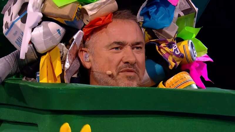 Rubbish unveiled as snooker champ Stephen Hendry on Masked Singer