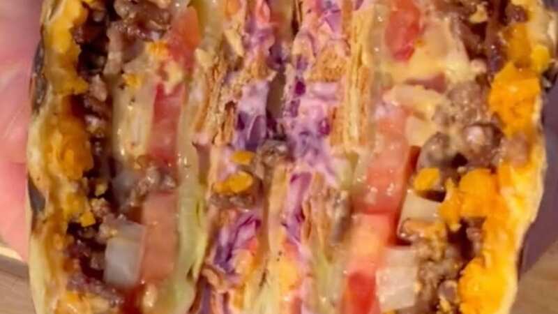 Rather than burger buns, they suggest wraps as an alternative (Image: mydelikitchen/Tiktok)