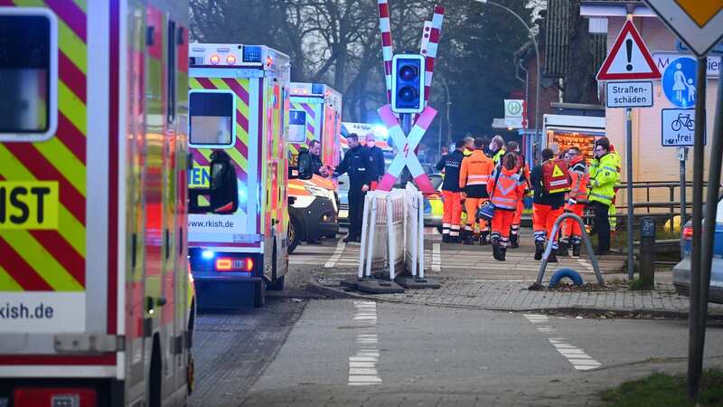 Police and rescue services respond after the stabbing at Brokstedt Station in Schleswig-Holstein (Image: Jonas Walzberg/picture-alliance/dpa/AP Images)