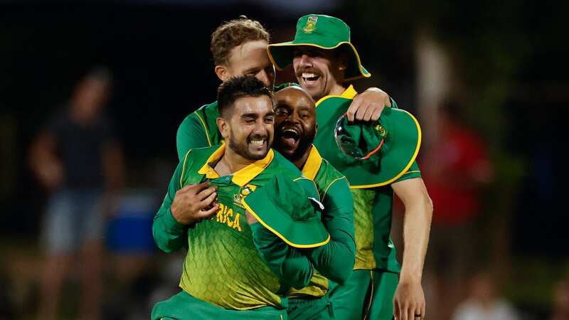 South Africa celebrate beating England (Image: MARCO LONGARI/AFP via Getty Images)