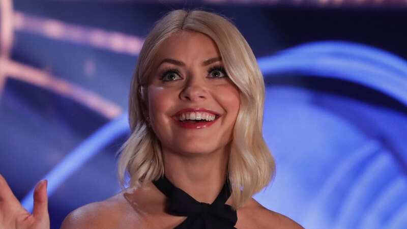 Dancing On Ice evacuation alert sees Holly Willoughby 