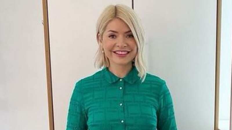 Holly Willoughby wowed her fans in a stylish dress from the high street (Image: Instagram/@hollywilloughby)