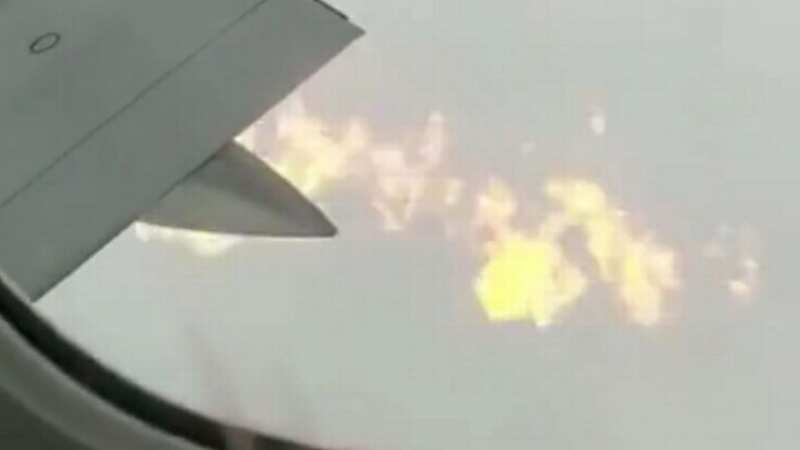 Plane passengers in tears as plane wing 