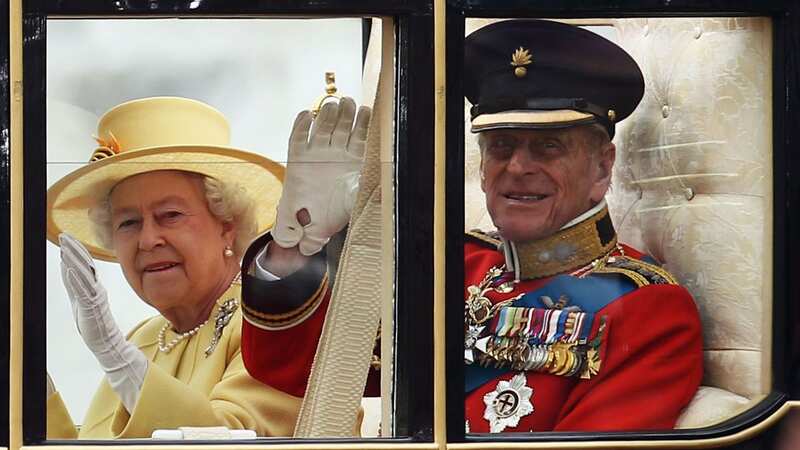 Queen always carried spare pair of gloves after Kate and William