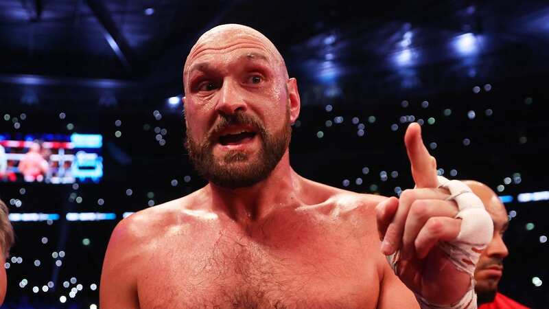 World heavyweight champion Tyson Fury has offered to take on 