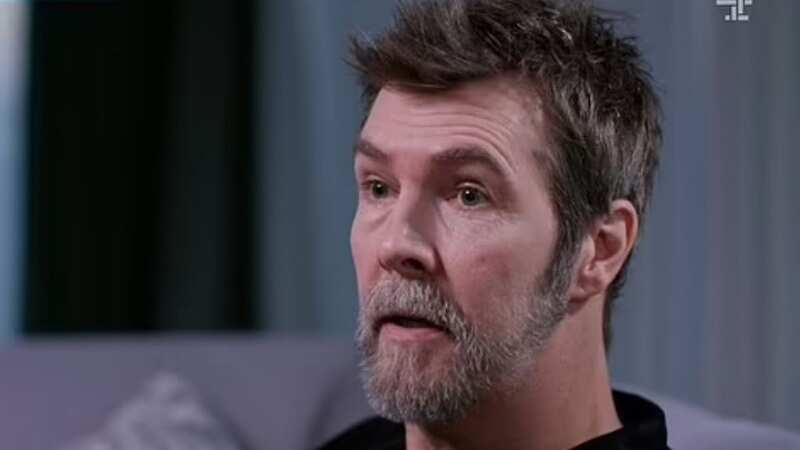 Rhod Gilbert breaks silence on cancer revealing he 