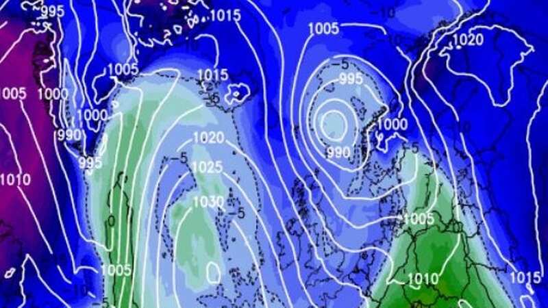 Snow to batter UK as 800-mile-wide 
