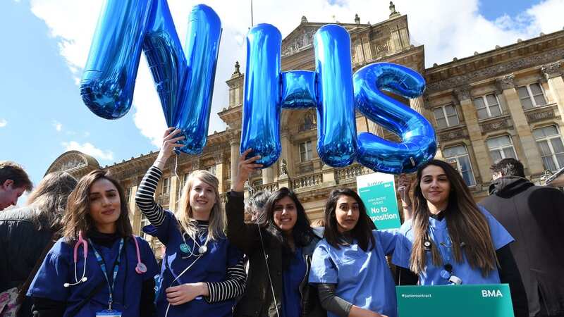Thousands of junior doctors vote to go on strike next month in 72-hour walkout