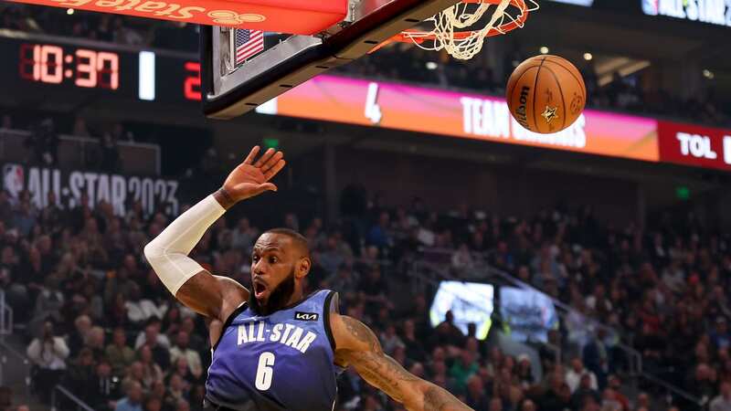 LeBron James pulled off an incredible dunk on Sunday night