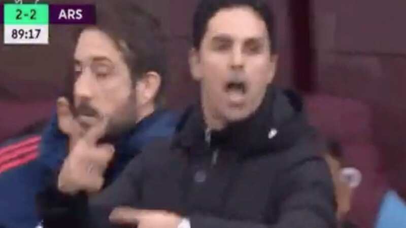 Mikel Arteta was spotted mocking the referee on Saturday afternoon (Image: BeinSport/Twitter)