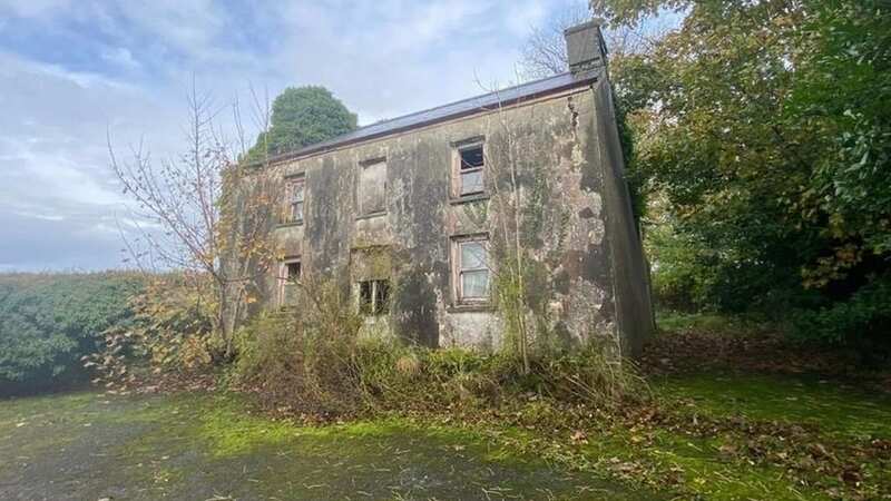 The derelict house will require a lot of work by developers (Image: Morgan & Davies, Lampeter / Rightmove)