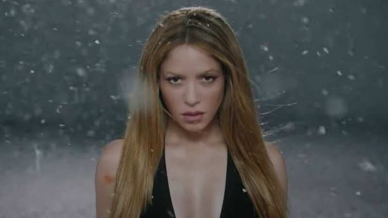 Shakira tells Pique 