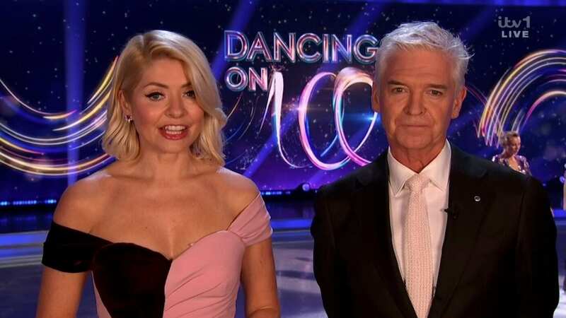 Worried Holly Willoughby calls for medic over grisly injury after DOI skate-off