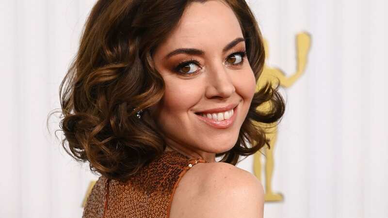 Aubrey Plaza loses temper on stage as White Lotus co-stars accept SAG Award