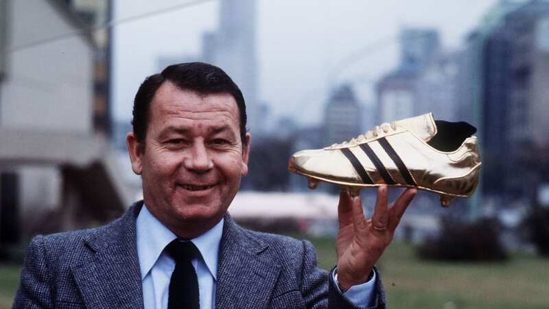 Just Fontaine has passed away (Image: Mirrorpix)