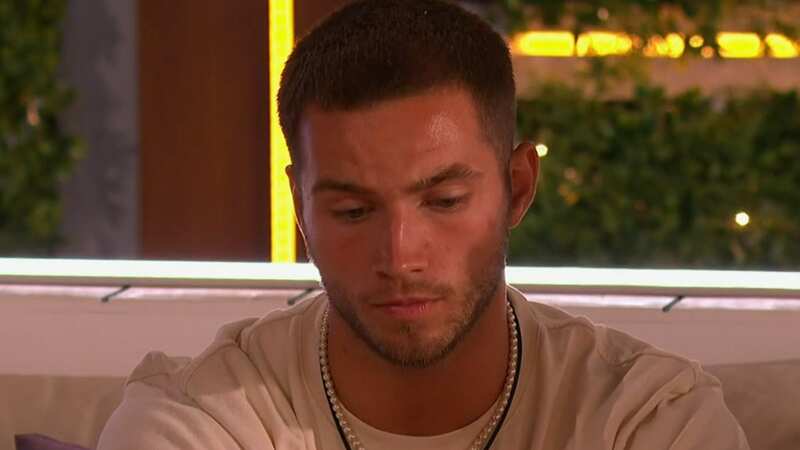 Love Island fans fume at Islanders ‘targeting’ Ron as they spot villa ‘bullies’
