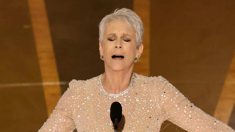 Flabbergasted Jamie Lee Curtis caught mouthing 