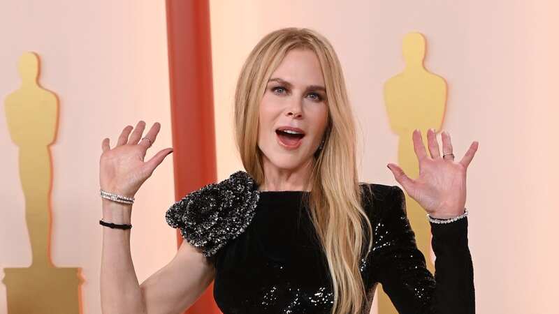Nicole Kidman baffles fans with erratic behaviour as Tom Cruise 