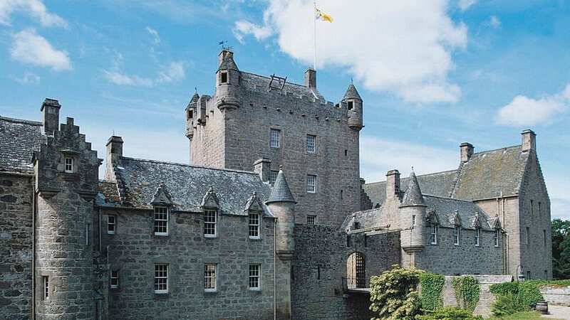 A woman without hands is believed to haunt Cawdor Castle (Image: De Agostini via Getty Images)