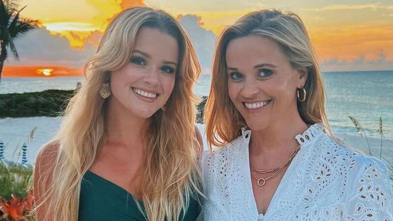 Reese Witherspoon and her daughter Ava (Image: mirror.co.uk)