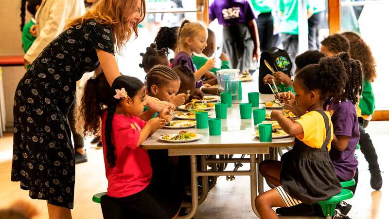 Ministers are refusing to extend free school meals to more kids - despite 800,000 poor children missing out (Image: Humphrey Nemar.)