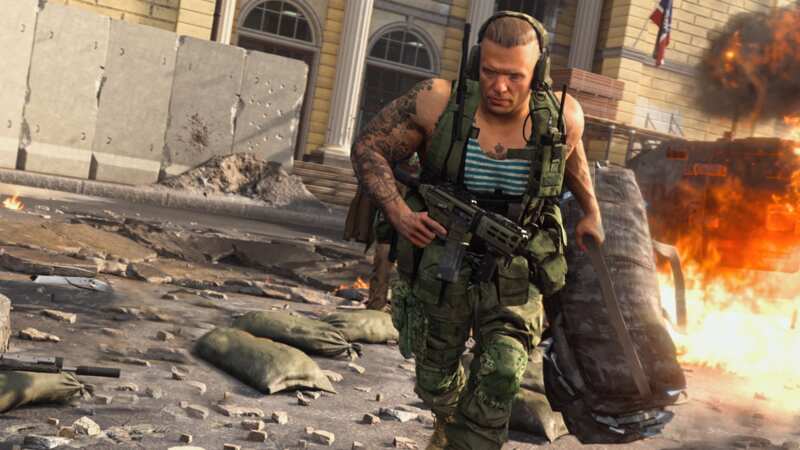 Cash rules everything around you during a match of Plunder in Warzone (Image: Activision)