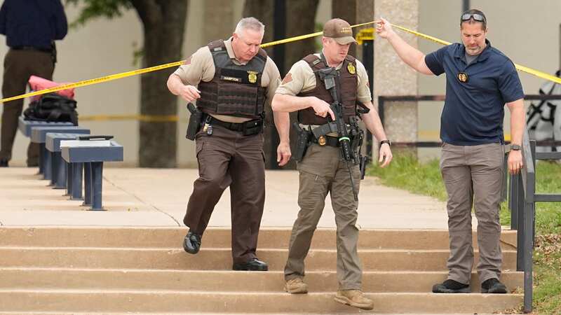 Active shooter at college sees people urged to 