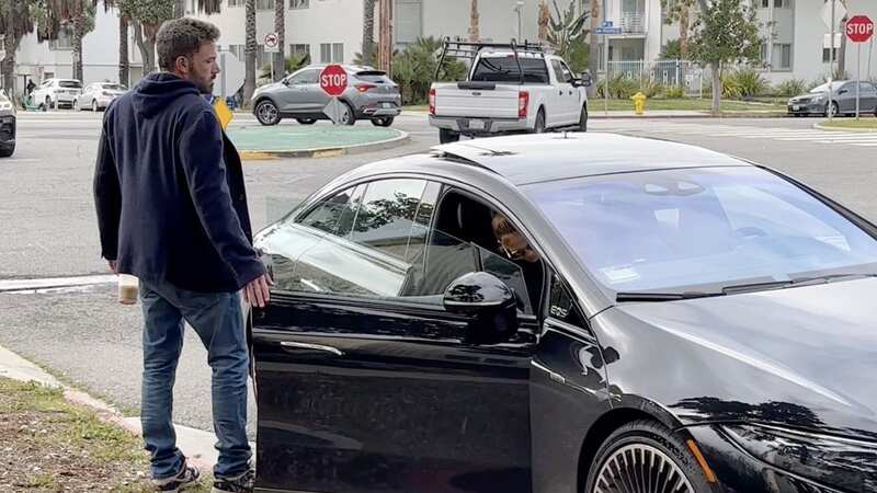 Ben Affleck slams door on wife Jennifer Lopez in tense viral video
