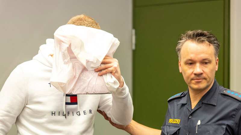 The nurse hid his face in court (Image: Lennart Preiss/picture-alliance/dpa/AP Images)