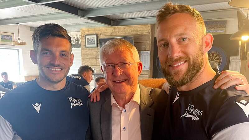 Sir Alex Ferguson with Sale Sharks staff and players at Carrington (Image: SaleSharksRugby/Twitter)