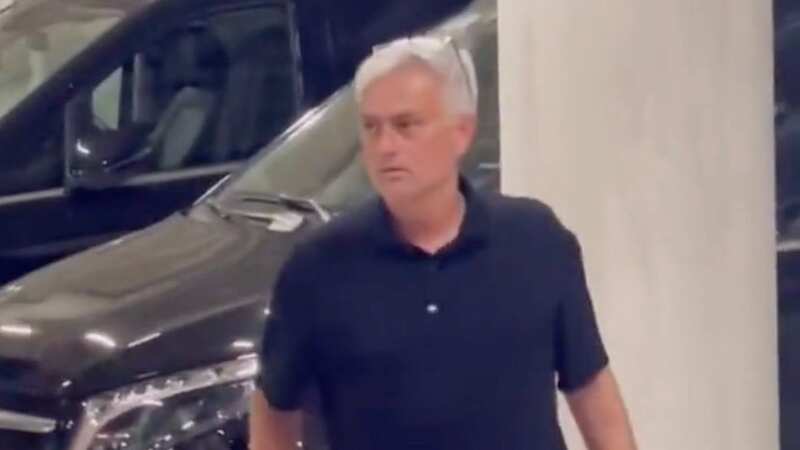 Jose Mourinho ranted at Anthony Taylor after the final (Image: @tvdellosport)