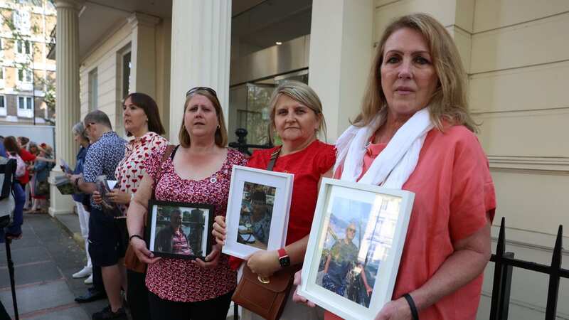 Bereaved families held a dignified vigil outside the Covid-19 Inquiry (Image: Ian Vogler / Daily Mirror)