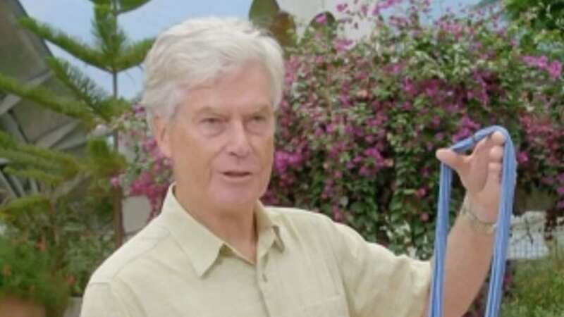 Antiques Roadshow guest gives necklace back to king after incredible valuation