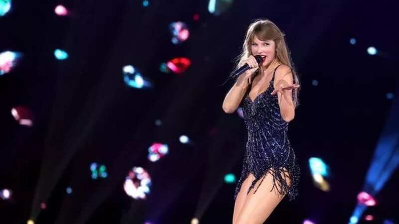 Taylor Swift performing her latest Eras tour set in Glendale, California (Image: Getty Images for TAS Rights Mana)