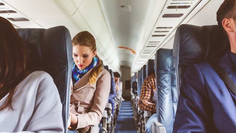 People divided as passenger sets up projector to watch film in-flight