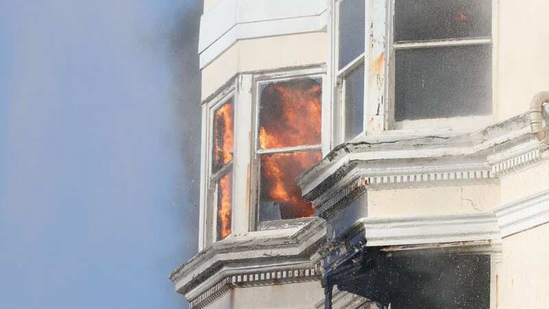 Huge blaze breaks out at Brighton seafront hotel people told to stay away