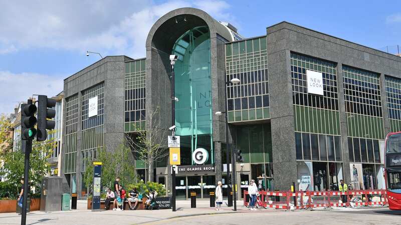 Youngster under the age of 16 have been banned from the Glades in Bromley (Image: MyLondon - Grahame Larter)