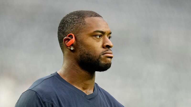 Allen Robinson warms up before a game