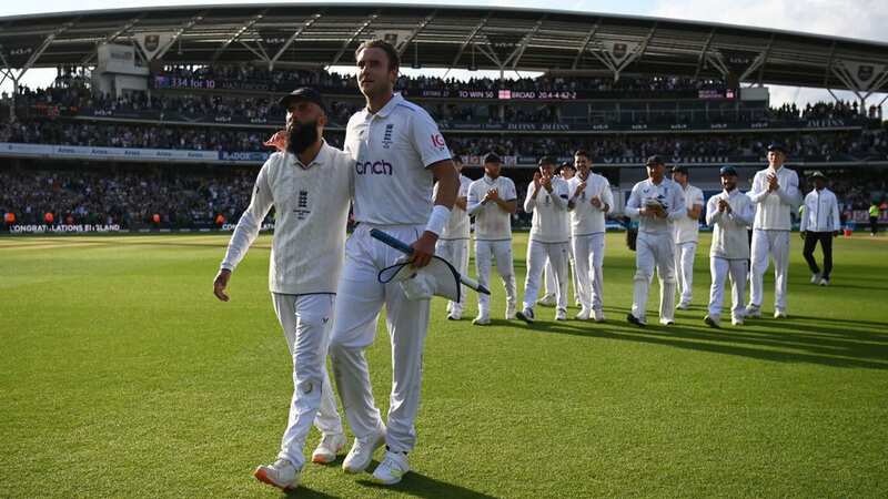 Broad leaves the pitch for the last time after an incredible career
