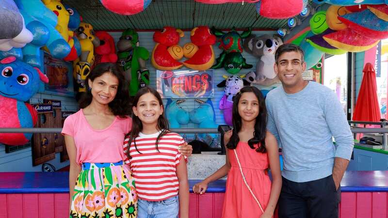 Rishi Sunak poses with wife Akshata Murty and their daughters during their trip to California (Image: POOL/AFP via Getty Images)