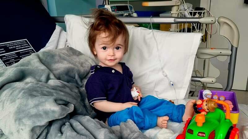 Robin Samuel in the hospital (Image: Caters News Agency)