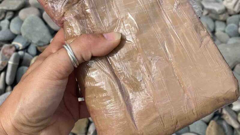 £100,000 worth of cocaine was discovered on a beach on Cornwall (Image: CORNWALL LIVE/BPM MEDIA)
