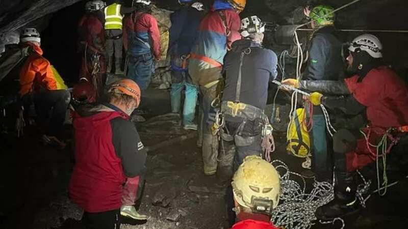 The two cavers sparked a large emergency response (Image: Aberglaslyn Mountain Rescue Organisation) WS)