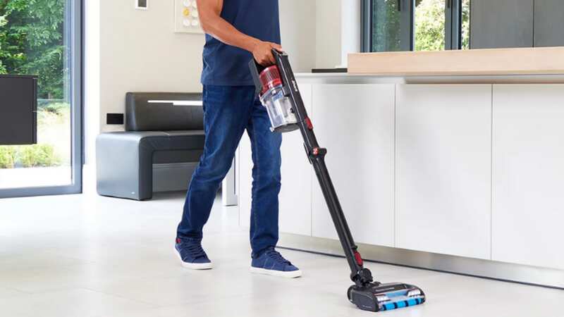 Get your hands on a Shark cordless vacuum for a lot less today! (Image: Shark Clean)