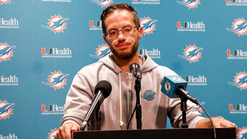 Daewood Davis #87 of the Miami Dolphins leaves the field