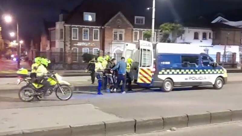 Officers capturing one of the escaped prisoners (Image: Jam Press Vid)